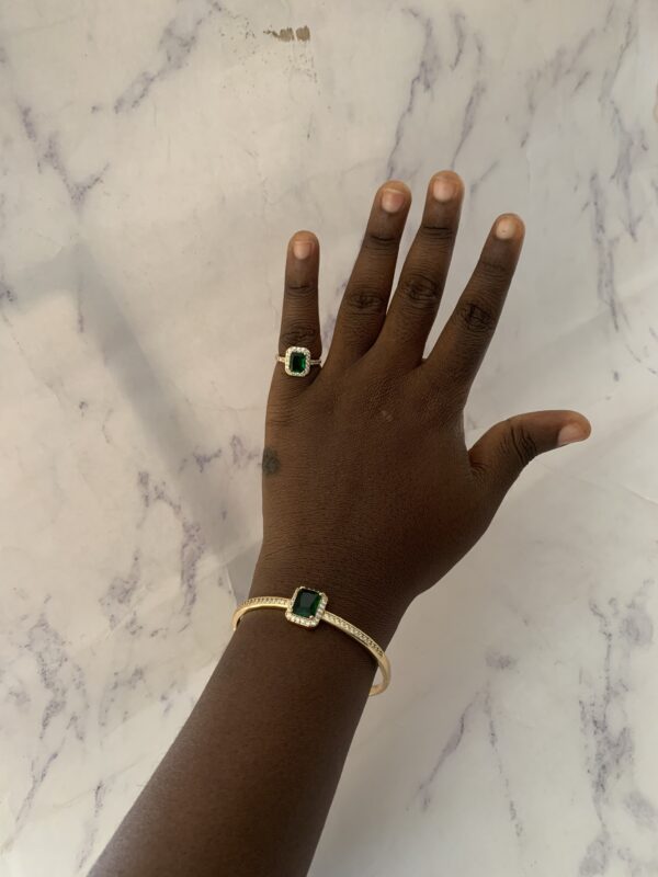 GREEN STONE RING AND BANGLE SET