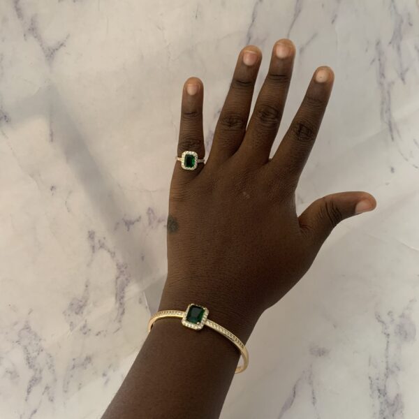 GREEN STONE RING AND BANGLE SET