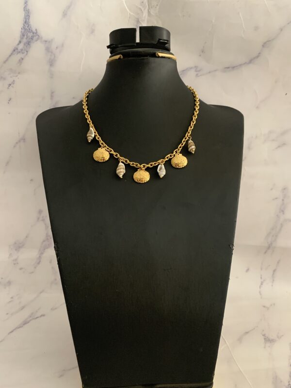 SEA SHELL NECKLACE GOLD