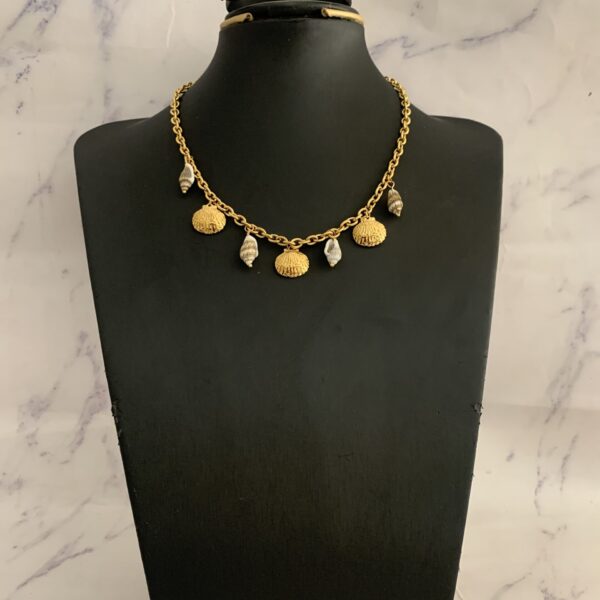 SEA SHELL NECKLACE GOLD