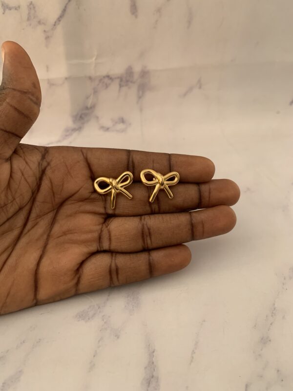 BOW STUD EARRING