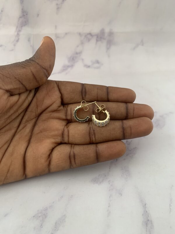 ARIKE STONE EARRING