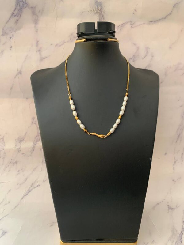 EVE PEARL NECKLACE