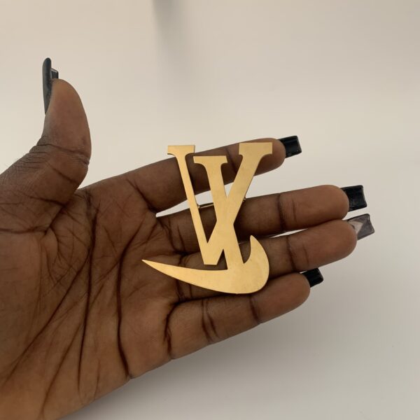 LV BROOCHE