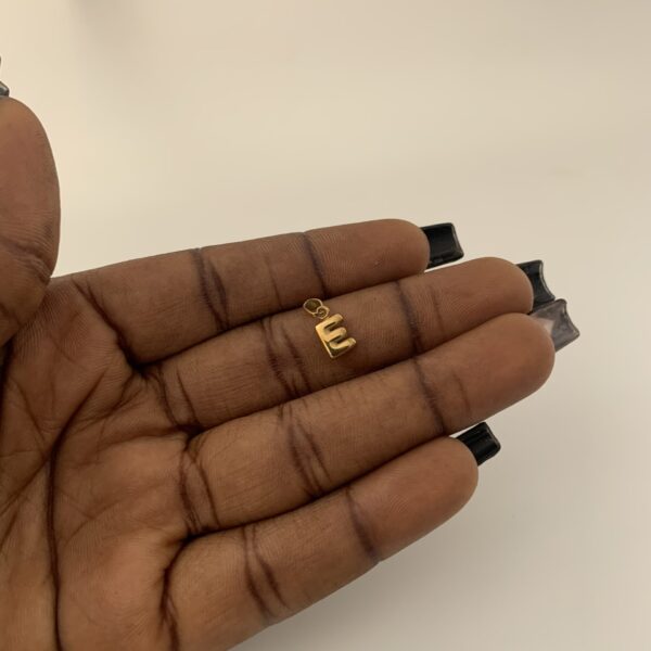 INITIAL E PENDANT