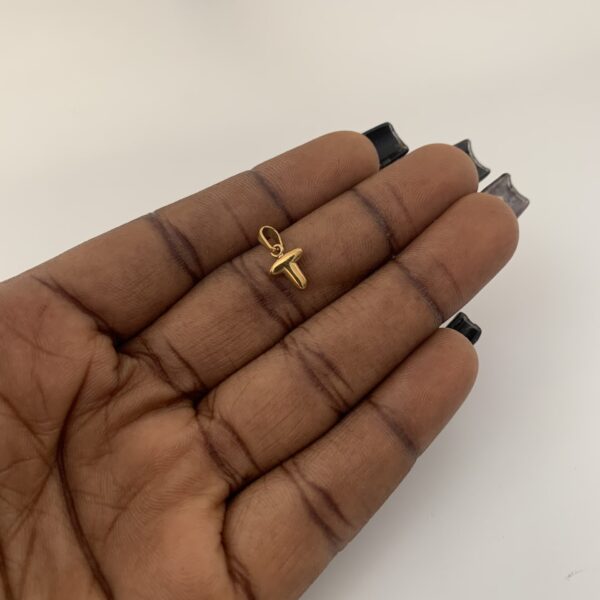 INITIAL T PENDANT