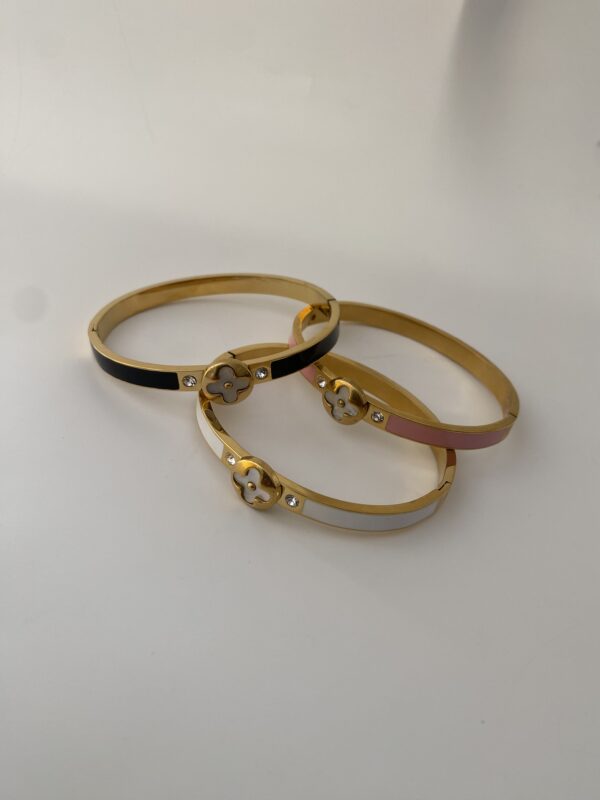 ONE CLOVE BLACK BANGLE - Image 2