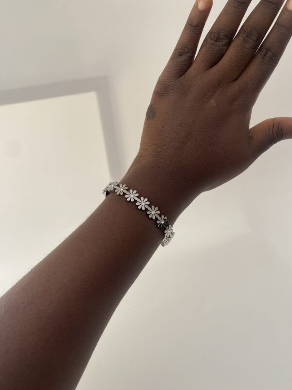 PETAL BANGLE SILVER