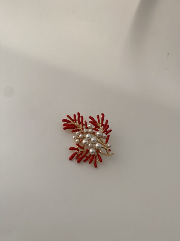 RED PEARLED BROOCH - Image 2