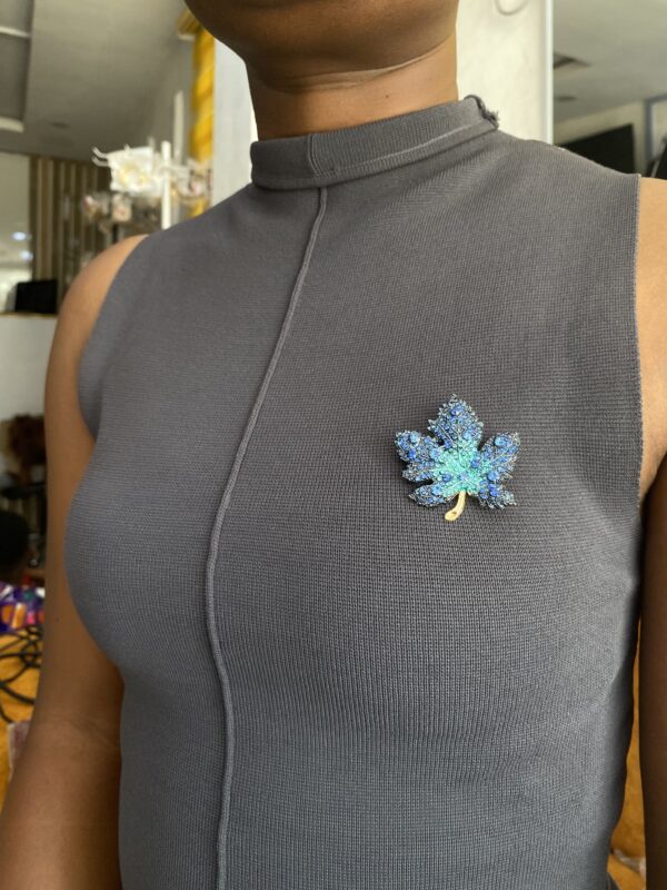 MAPPLE BLUE BROOCH