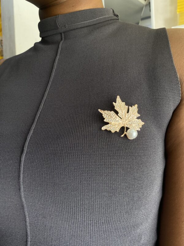 ROSE MAPPLE PEACH BROOCH