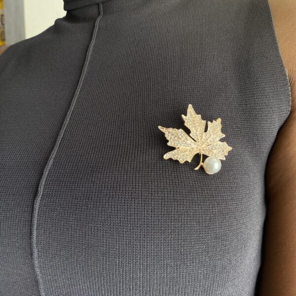 ROSE MAPPLE PEACH BROOCH