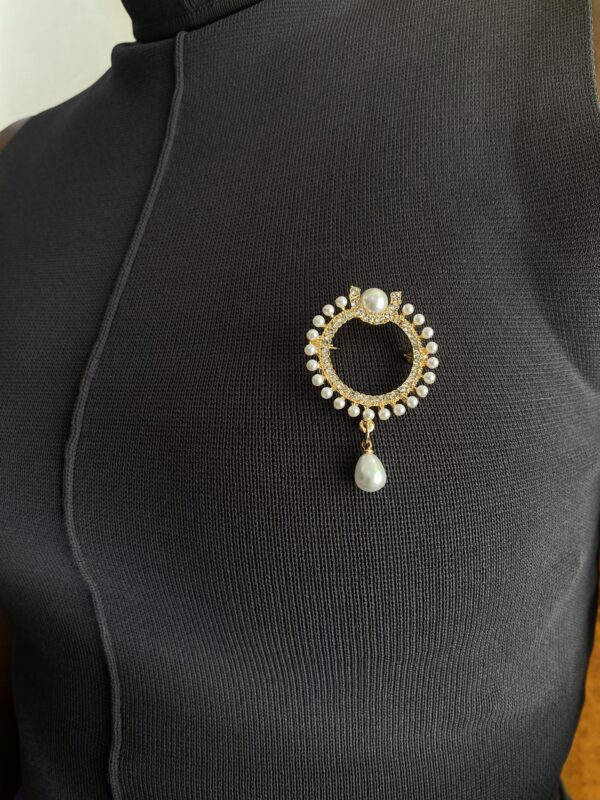 HOLO PEARL BROOCH