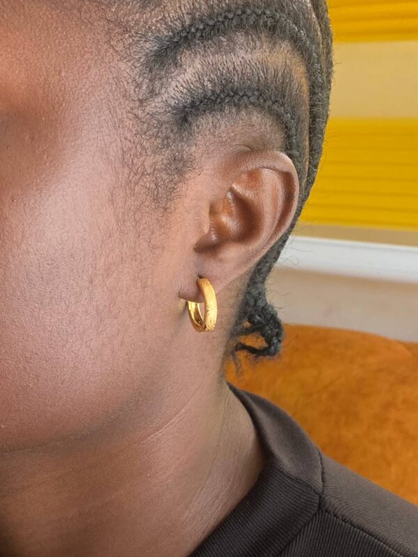 BIOLA STUD - Image 2