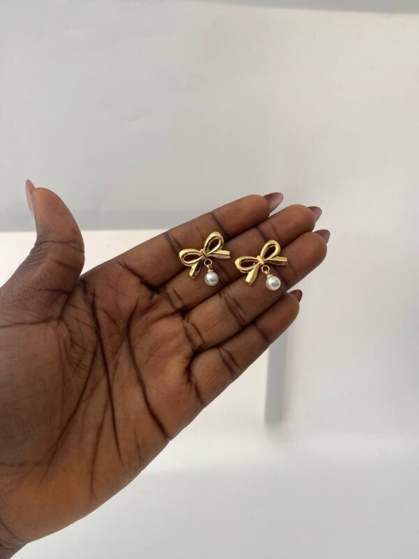BOW2 PEARL EARRING