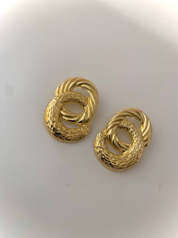 BUCKLE EARRING