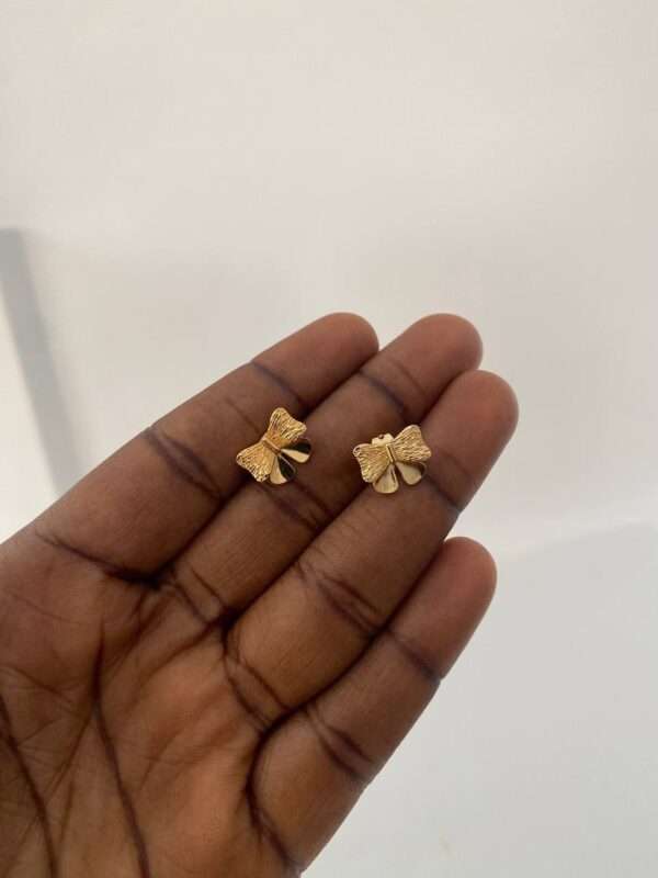 BUTTERFLY STUD