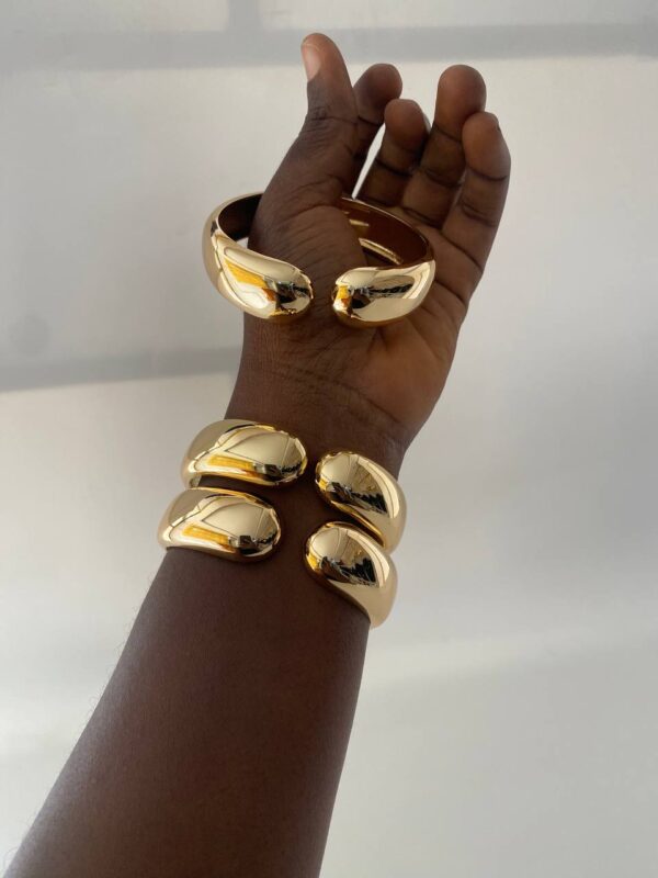 CHUNKY TEARDROP2 BANGLE