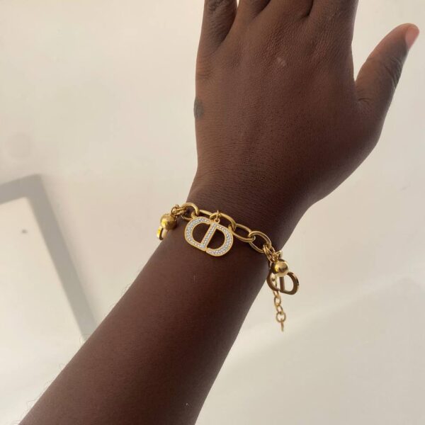 DD WHITE STONE BRACELET