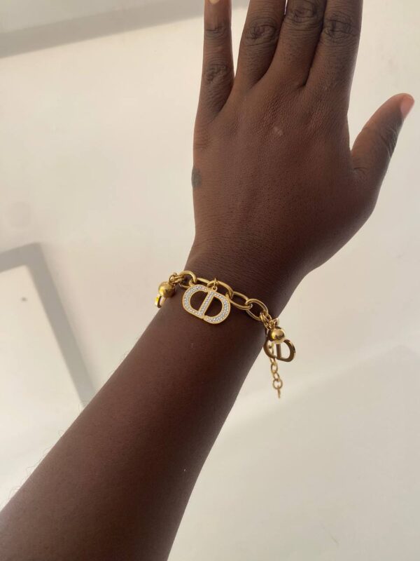 DD WHITE STONE BRACELET