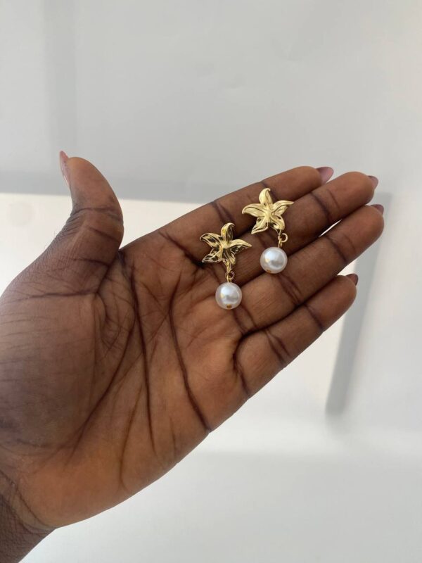 MAR STUD EARRING