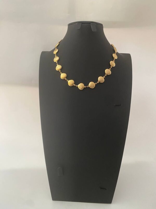 SHELL NECKLACE