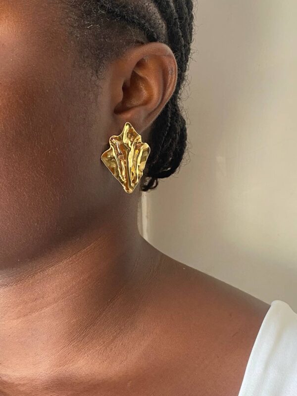 TEXTURED PLAT EARRING - Image 2
