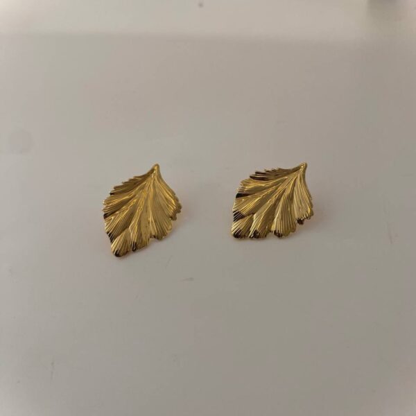 TEXTURED VAIN EARRING