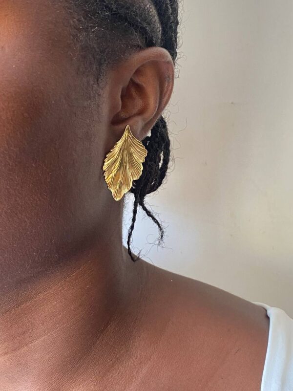 TEXTURED VAIN EARRING - Image 2