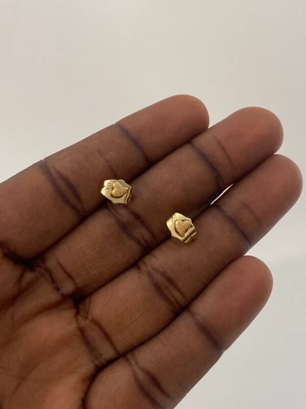 TINY  HEART STUD