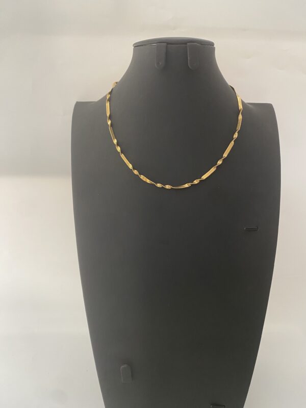 ORNA NECKLACE