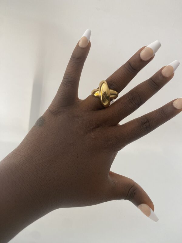 CHUNKY CROSS RING SIZE 7