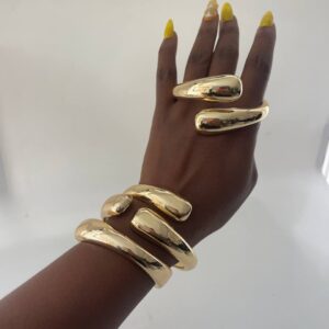 CHUNK TEARDROP BANGLE