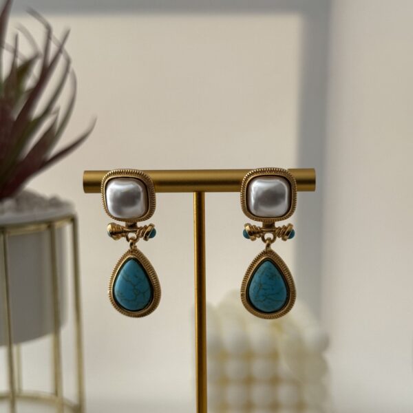 BLUE PEARL EARRING