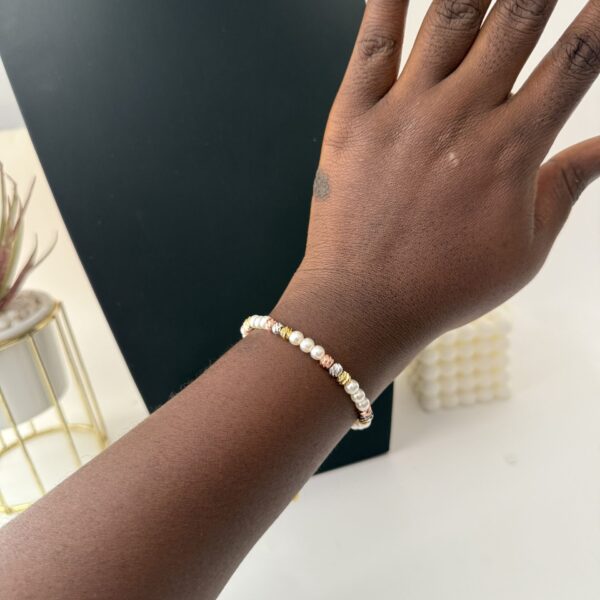 DIAMOND CUT AND PEARL BRACLET