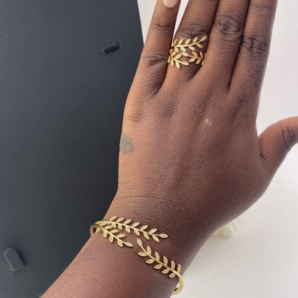 ARROW BANGLE AND RING GOLD