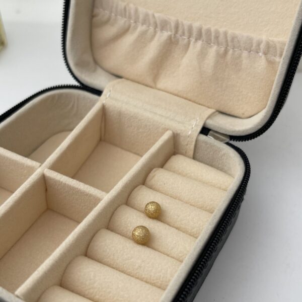 6MM GOLD REPLICA STUD