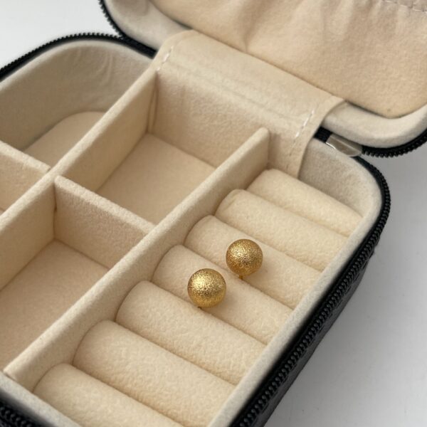 8MM GOLD REPLICA STUD