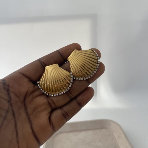 STONED SHELL EARRING
