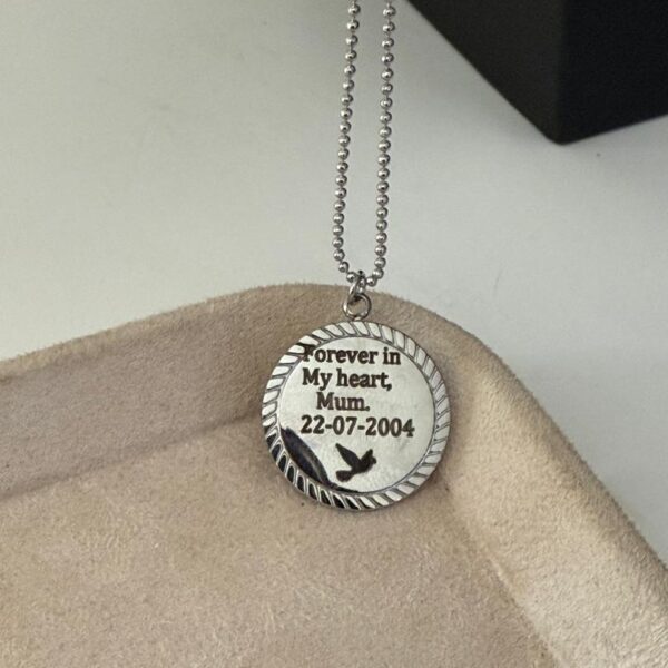 ENGRAVE DESIGN ROUND SILVER NECKLACE