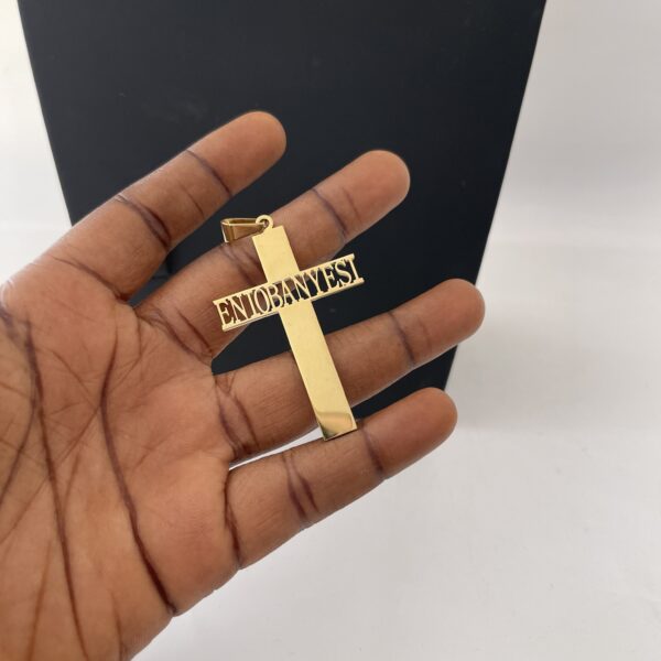 THICK CROSS PENDANT