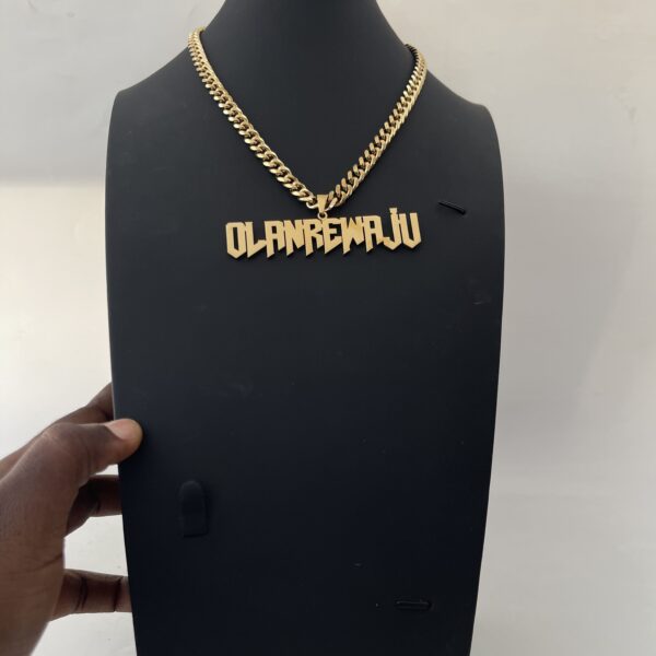 URBAN PENDANT WITH THICK CUBAN NECKLACE